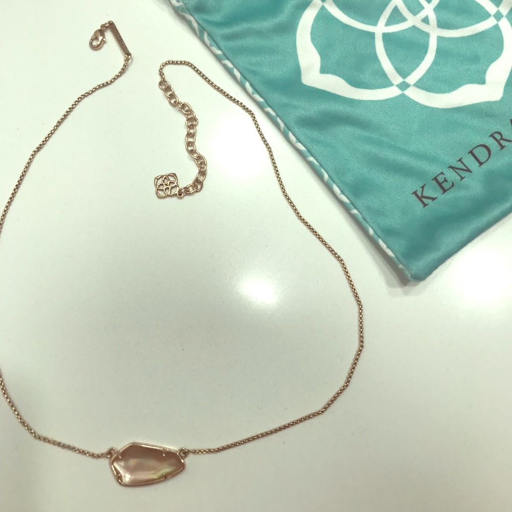 Kendra Scott necklace